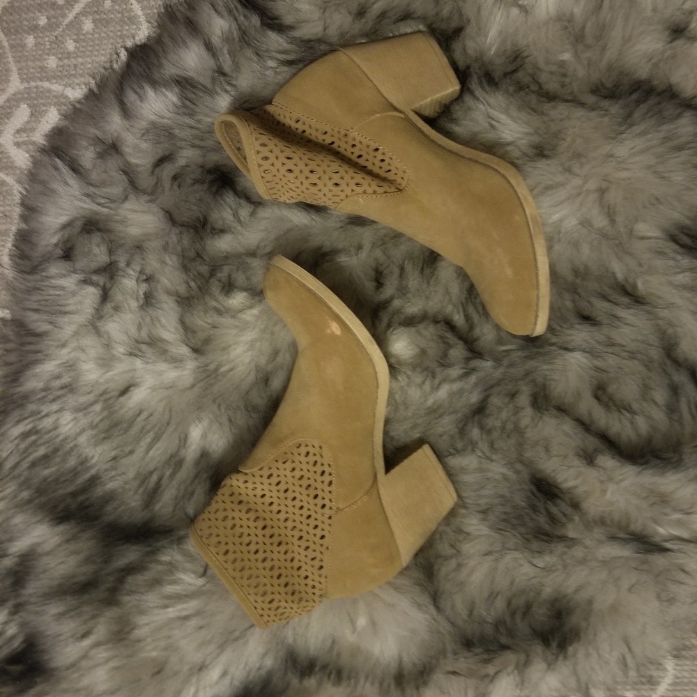 Very cute ankle boots